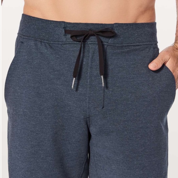 Men's Lululemon City Short 9" inseam in Heather Navy size S - Picture 1 of 11